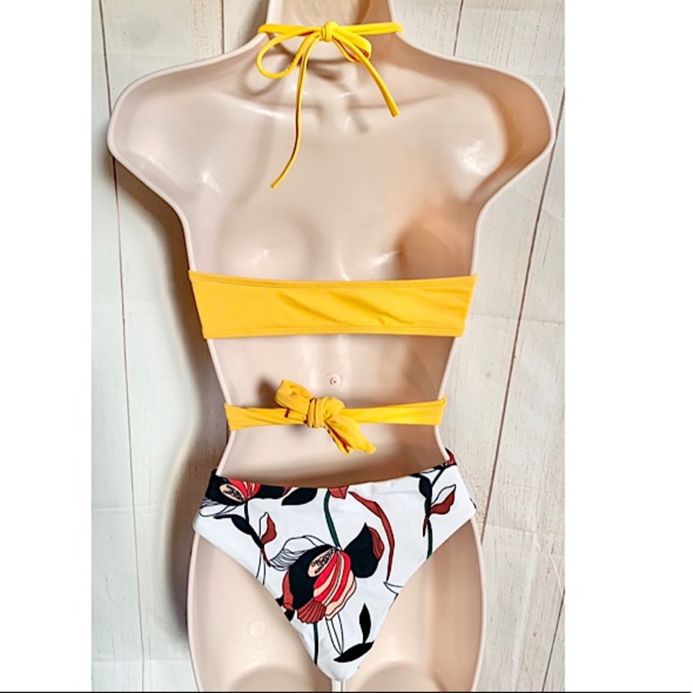 Yellow Wrap Halter Floral Bottom Bikini 👙 - Picture 4 of 4